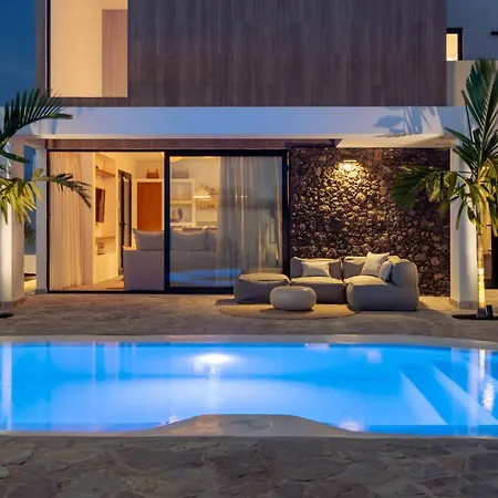 Villa Noma - Design Space With Pool In